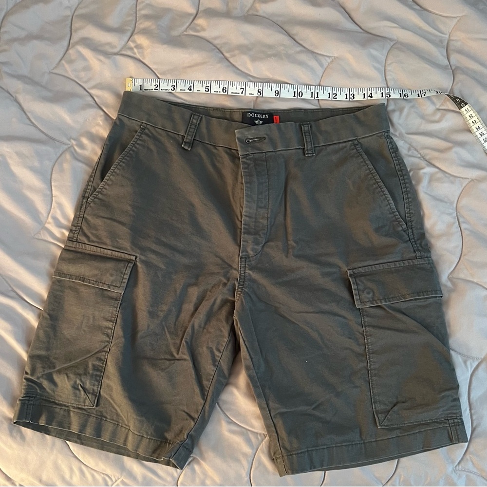 Dockers Men's Charcoal Cargo Shorts (slightly used)